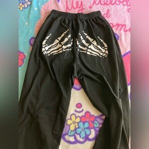 Brand: SHEIN Size: M Color: Black and White